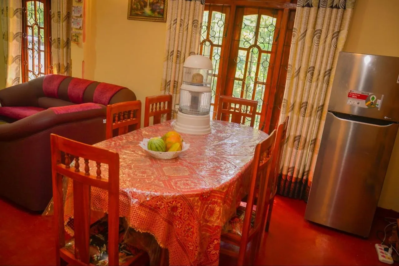 קנדי Lak Sewana Home Stay 0*,