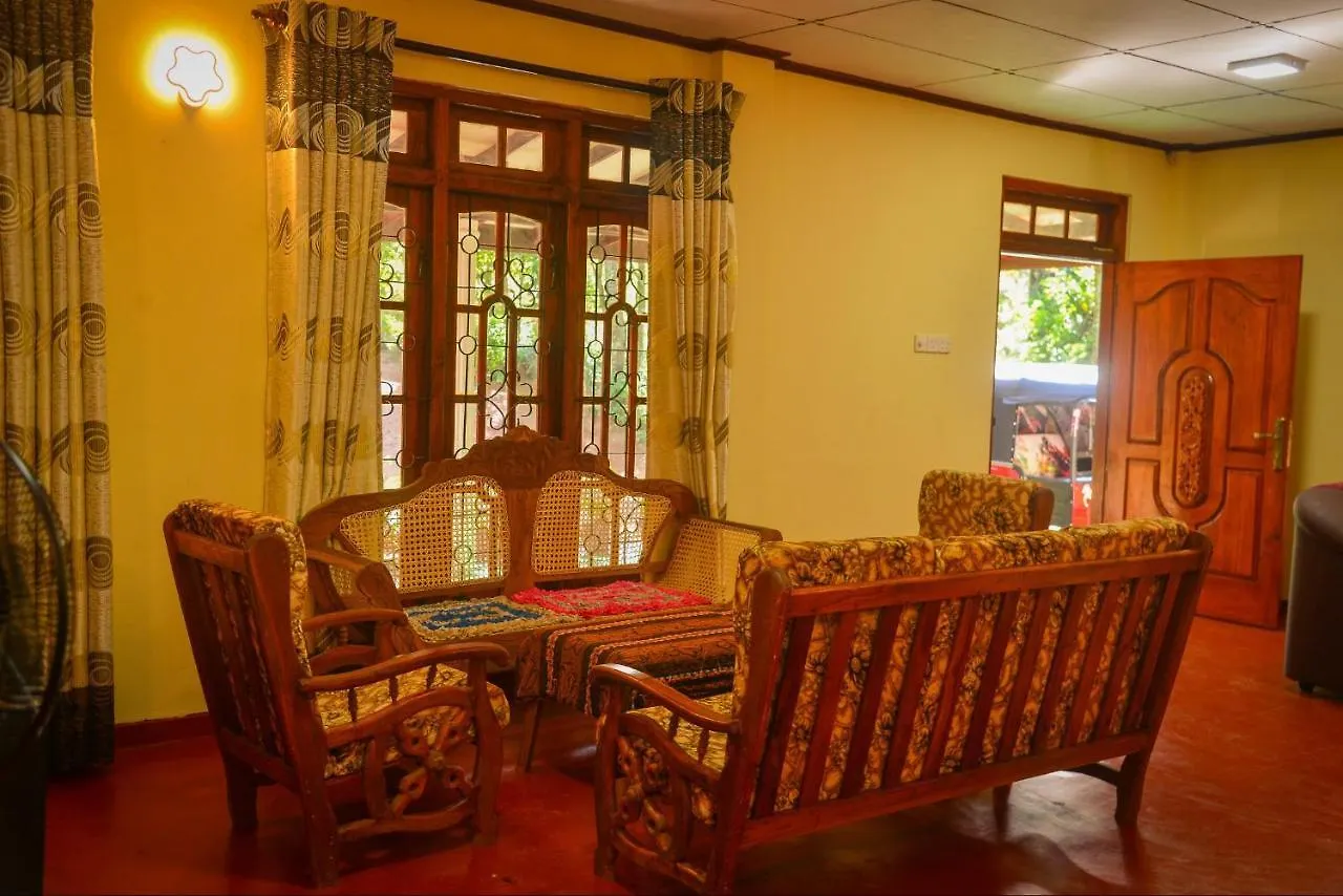 קנדי Lak Sewana Home Stay בית הארחה